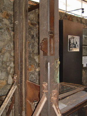 Photo of a 1870 guillotine in Vietnam